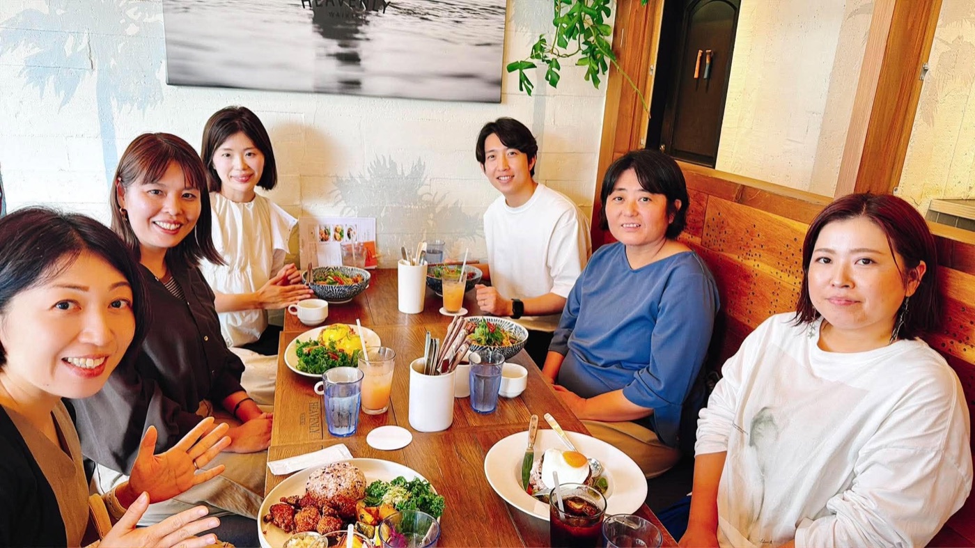 参加者と講師のランチ